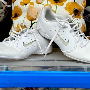 Nike cheerleading shoes 9 1/2